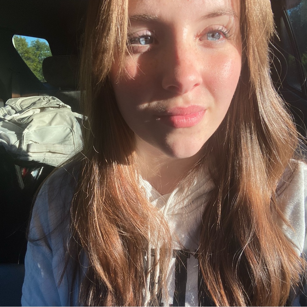 Meet your Posher, Emylie